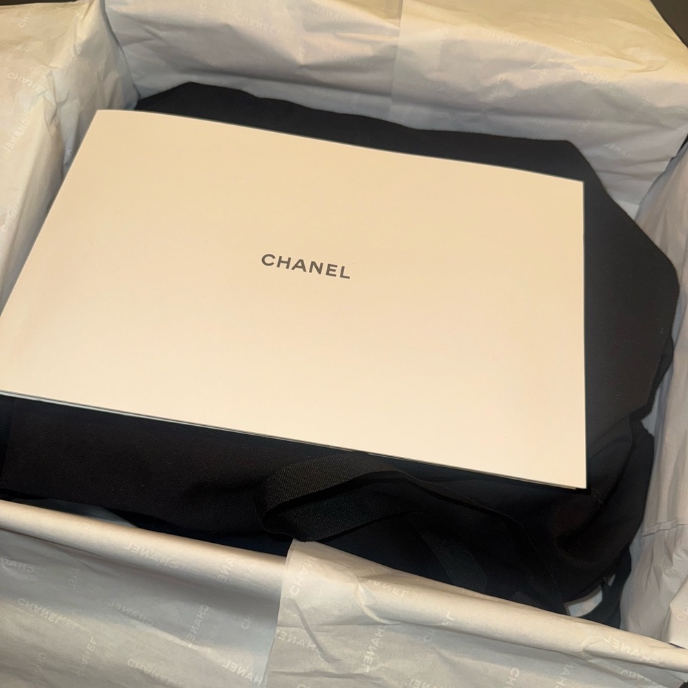Chanel Boy Bag Medium Black w/Gold Hardware - Picture 11 of 17